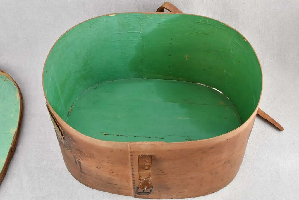 Antique French hat box - 1900s - 20½"