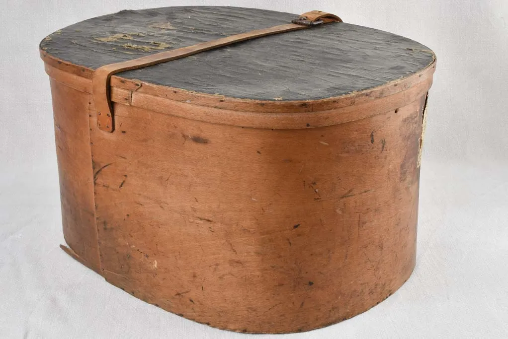 Antique French hat box - 1900s - 20½"