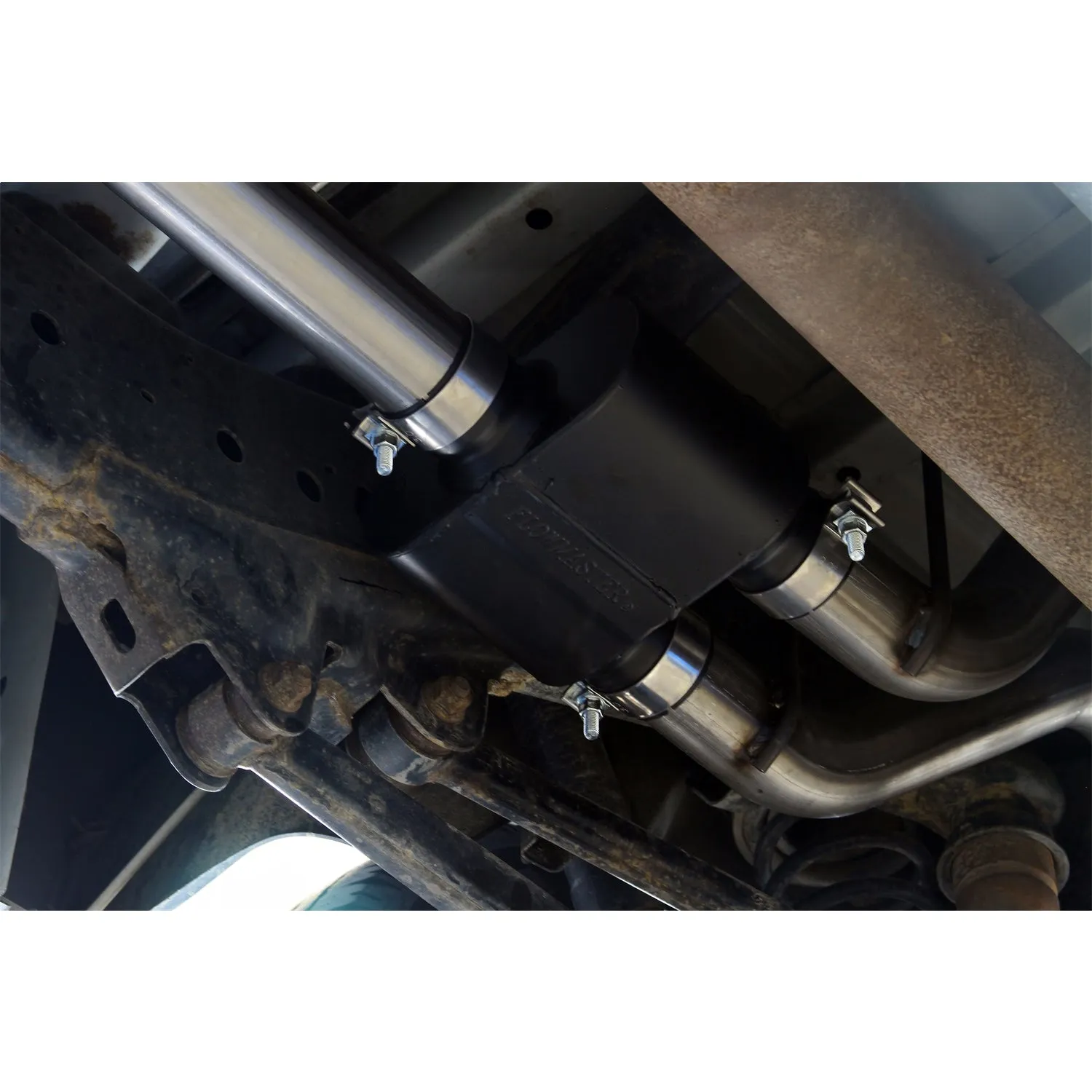 Flowmaster Outlaw Cat-Back Exhaust System - 3 in Tailpipe - 4 in Tips - Black / Natural - Dodge Ram Fullsize Truck 2009-21