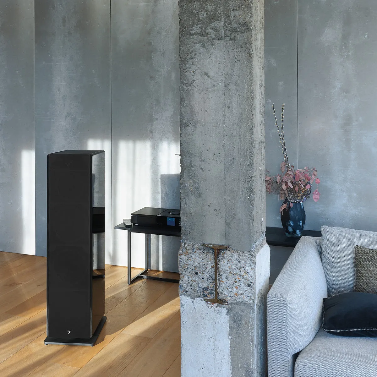 Focal Vestia No.4 Bass-Reflex 3-Way Floorstanding Loudspeaker with 2 8 inch Woofers - Pair (Black High Gloss)