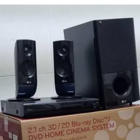 LG HX806CM 2.1Ch 500W 3D Blu-ray DVD Home Theater System (USB, FM, Aux, HDMI Out) - Foreign Used