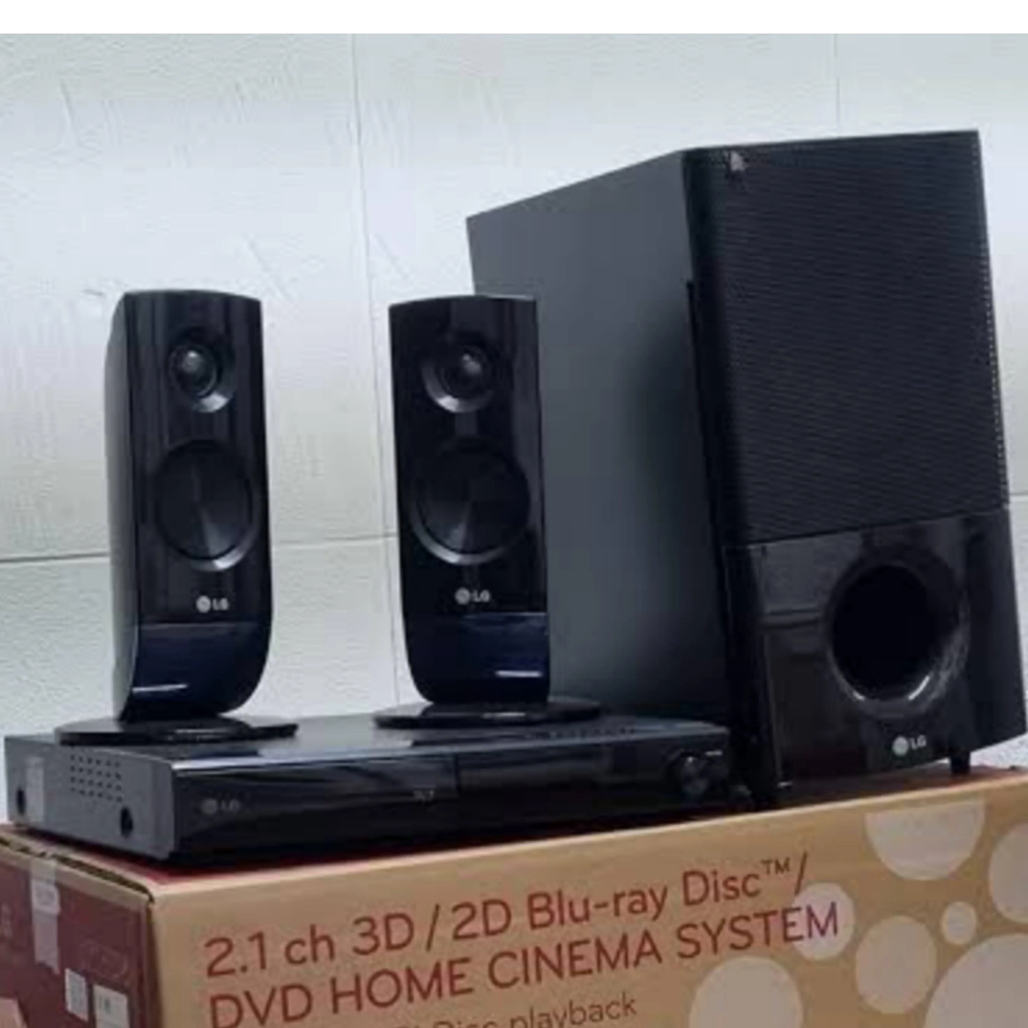 LG HX806CM 2.1Ch 500W 3D Blu-ray DVD Home Theater System (USB, FM, Aux, HDMI Out) - Foreign Used