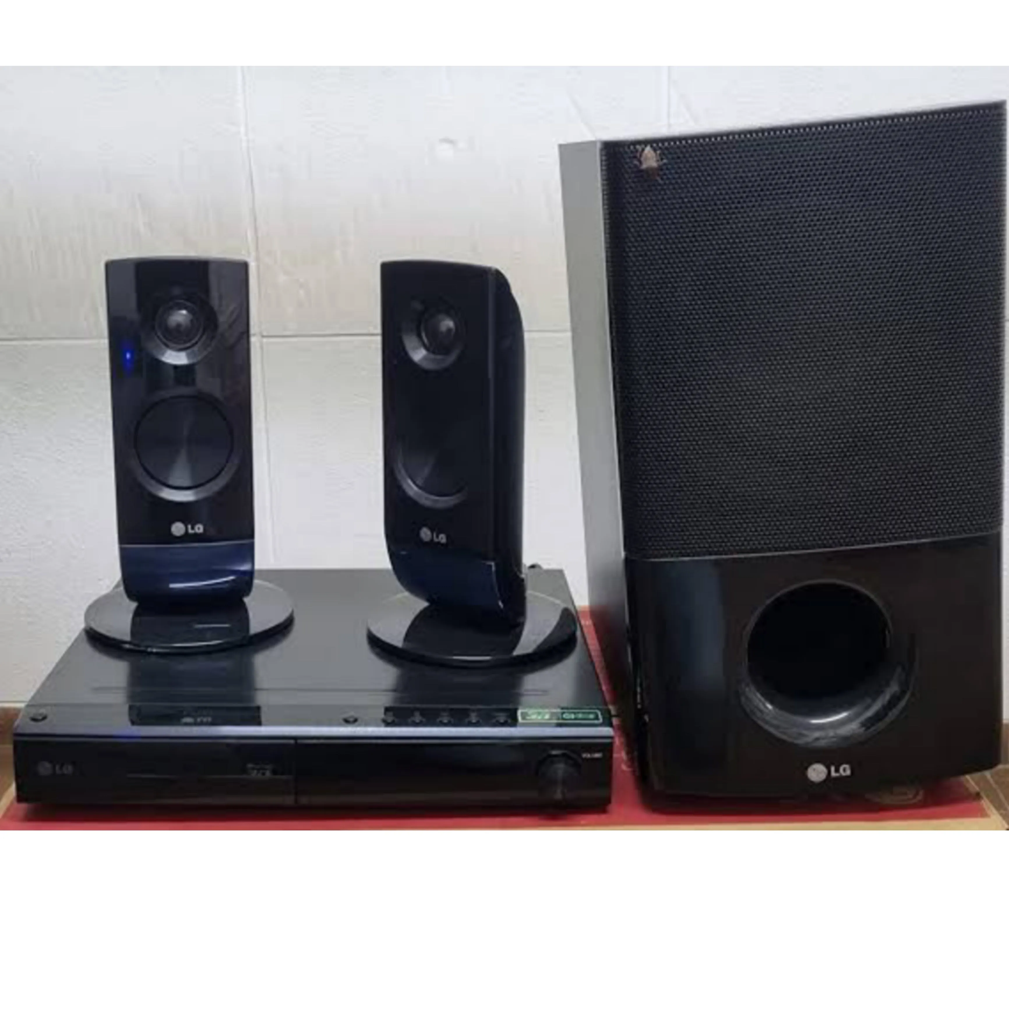 LG HX806CM 2.1Ch 500W 3D Blu-ray DVD Home Theater System (USB, FM, Aux, HDMI Out) - Foreign Used