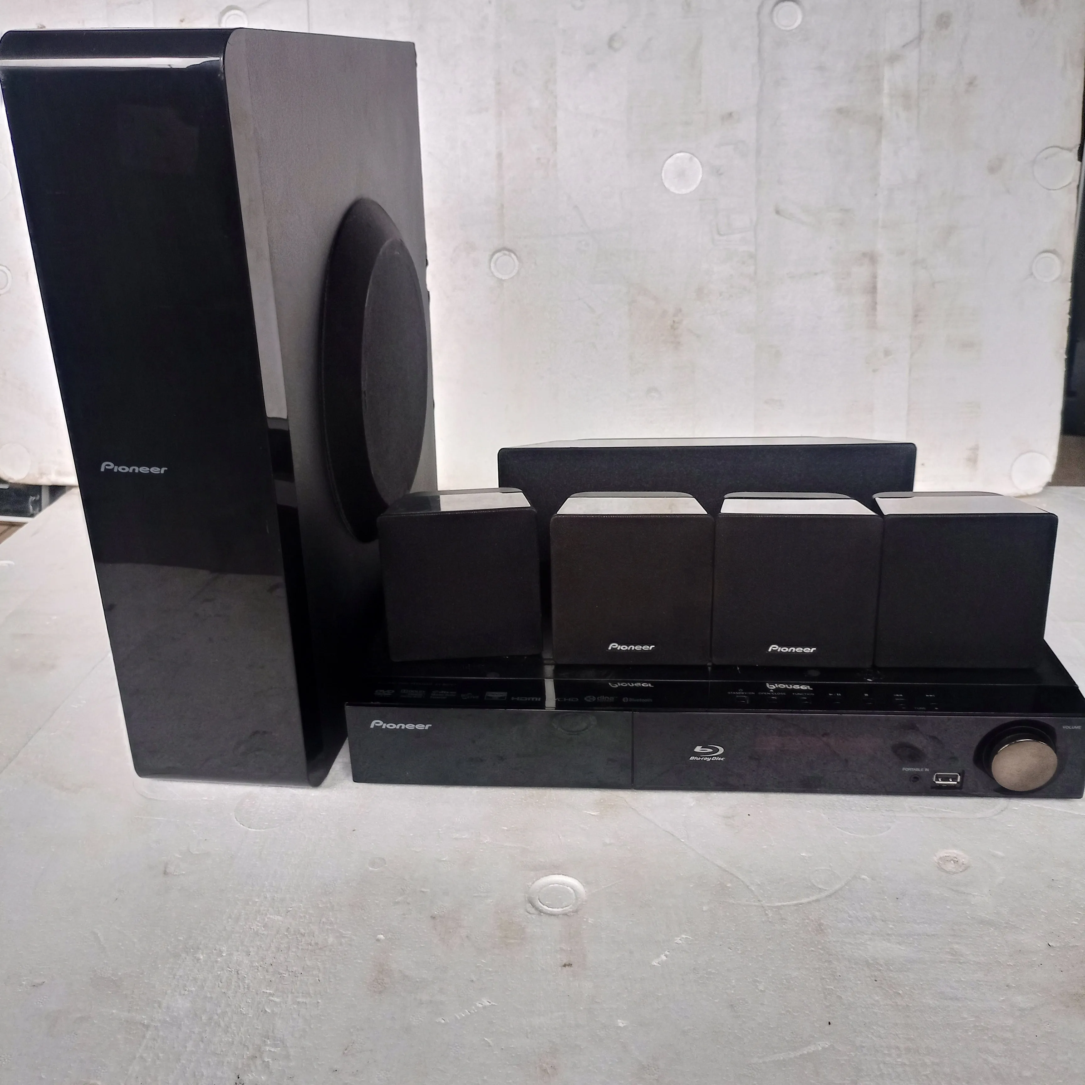 Used Pioneer XV-BD707 5.1Ch Home Theater Set with 1000Watts, Bluetooth, 3D Blu-Ray DVD, USB, FM, Optical, Aux - London