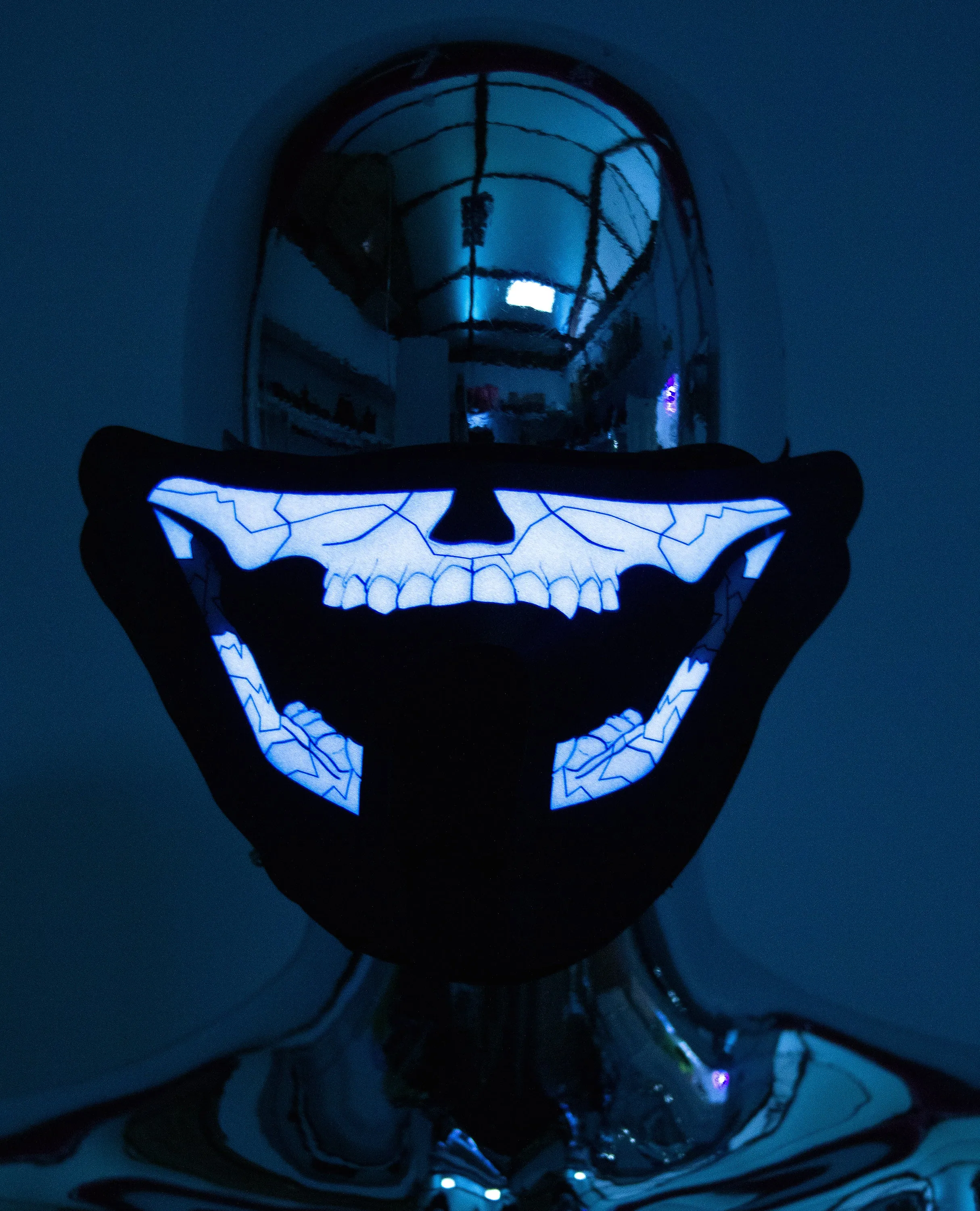 SKULL TOOTH RECHARGEABLE MASK