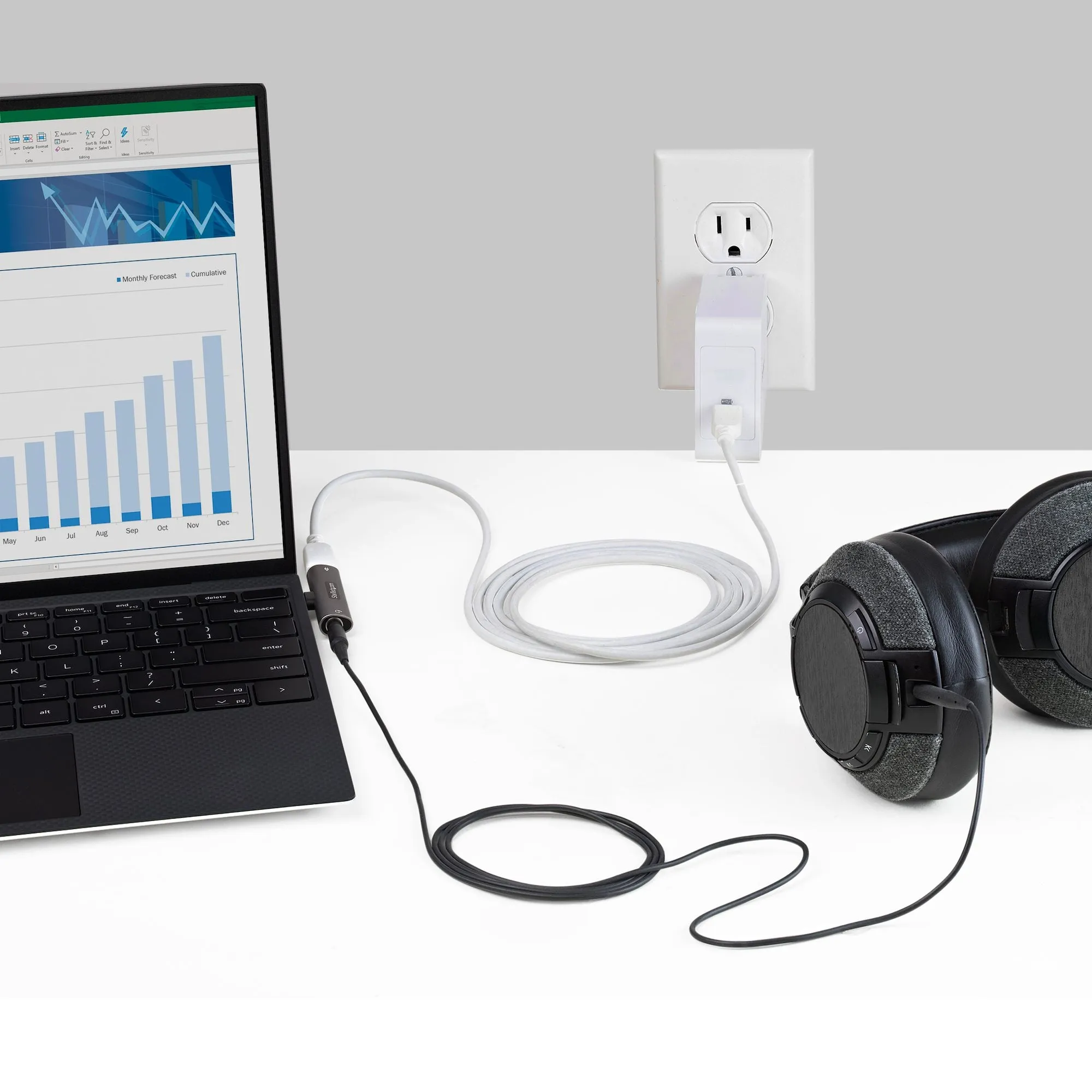 Startech.com USB-C Audio & Charge Adapter, 3.5mm Headset Jack & Power Delivery, Charging